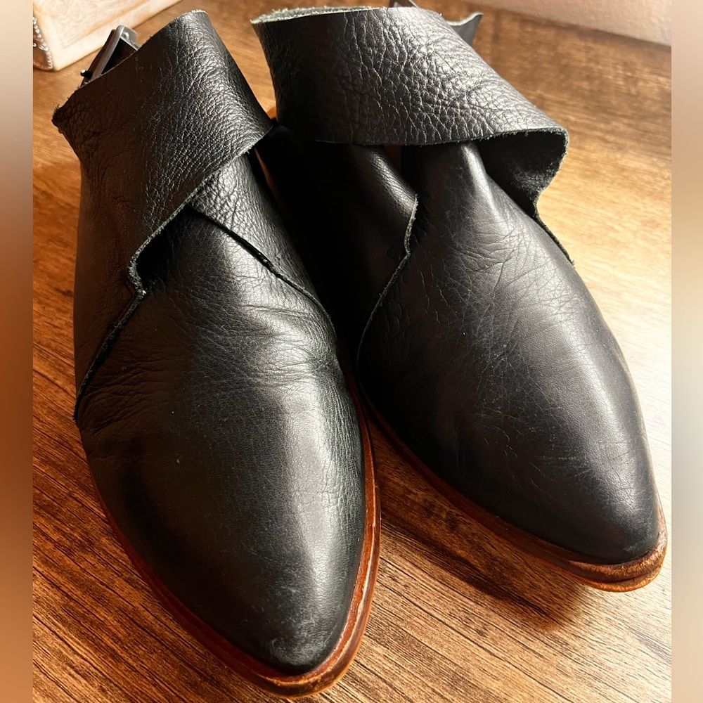 Free People Black Leather Women's Shoes - Picture 6 of 7